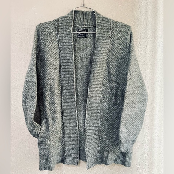 Abercrombie & Fitch Sweaters - Abercrombie Fitch Women Cardigan Sz S Grey Chunky Knit Pockets fits S-M